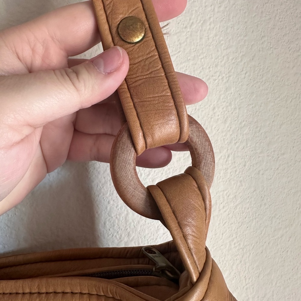 VTG 60’s 100% Leather Wood Accent Shoulder Bag - Picture 3 of 5